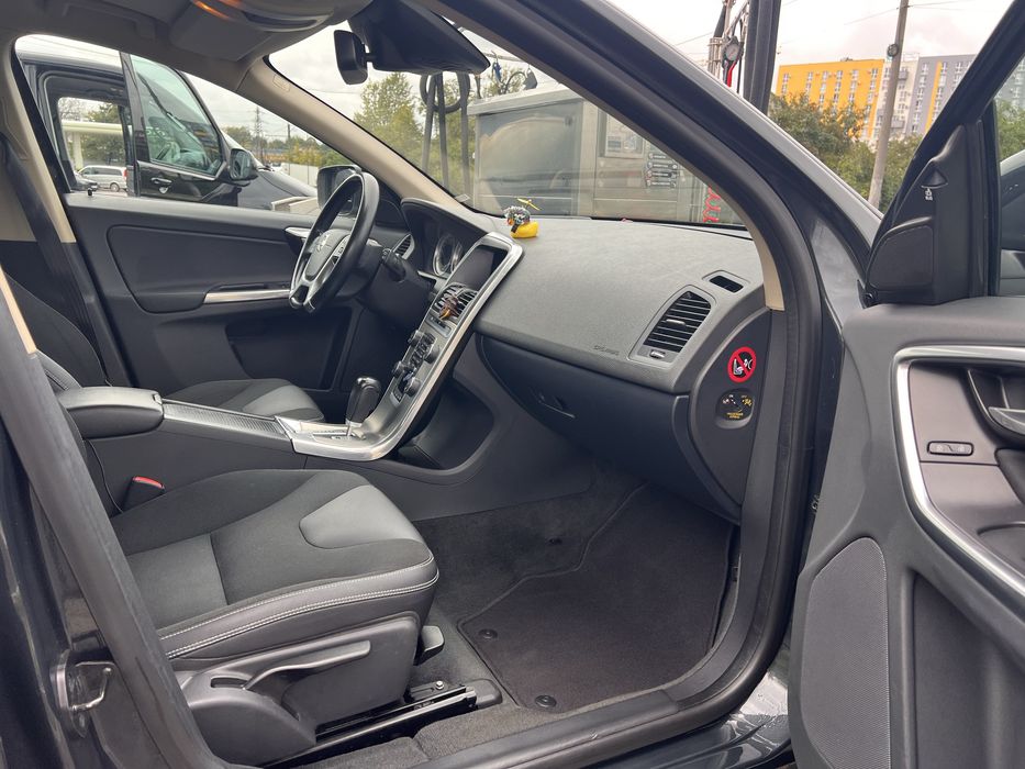 Volvo xs60 2012 пробіг 131