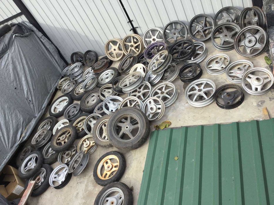 Резина покрышка на скутер мопед r 12  r 10