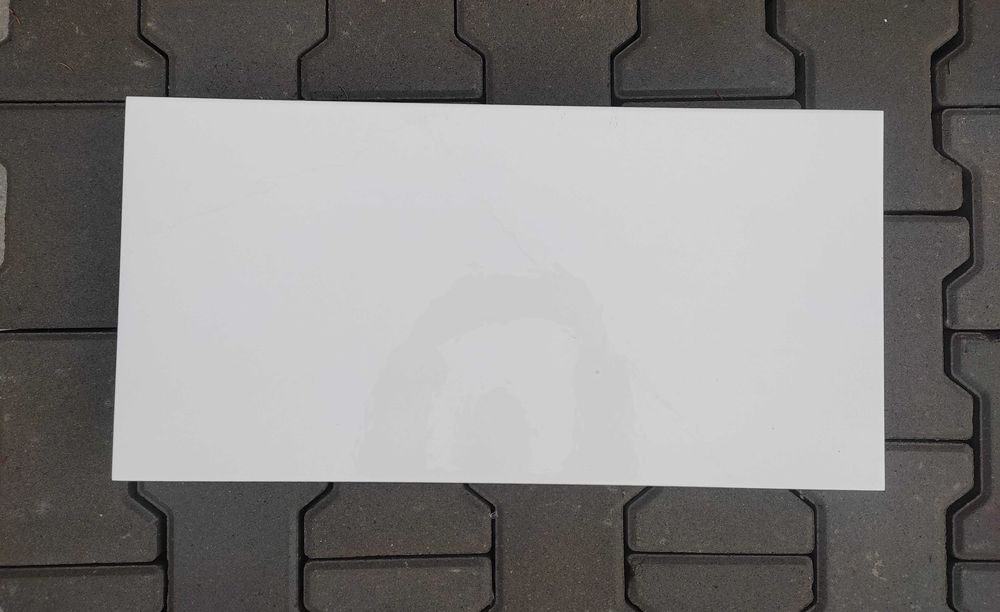 Płytka ścienna 30x60 cm . Gat.2