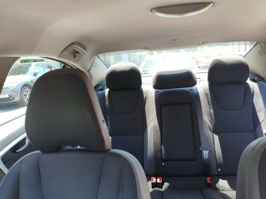 Volvo S60 D3 – Elegância Executiva, Proveniência Única e Transparência