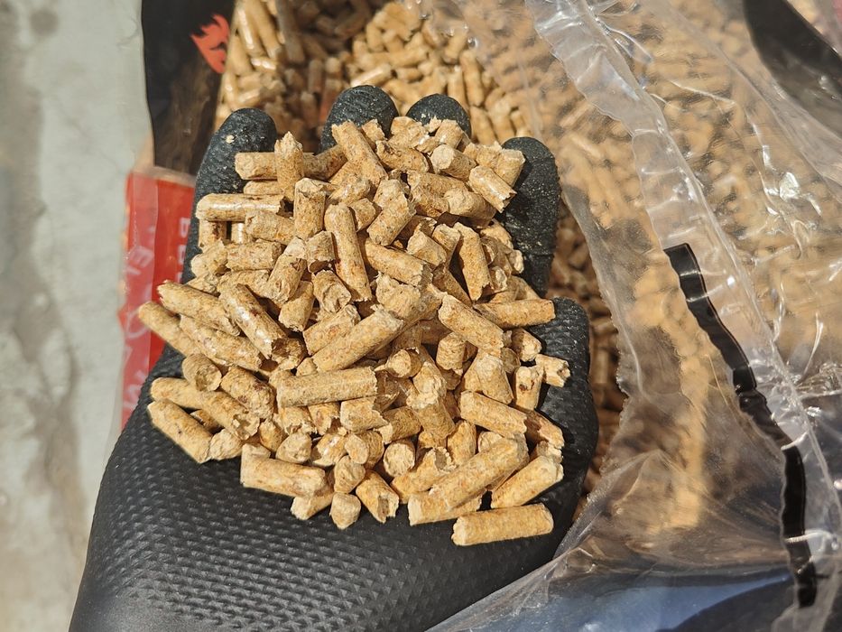 Pellet certyfikowany FUOCO 19MJ ENplus A1 klasa Premium Plus 0,4% popiół Dostawa gratis
