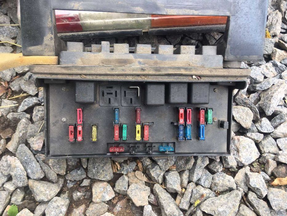 Фари та стопи. щиток придохранітілів ваз 2105