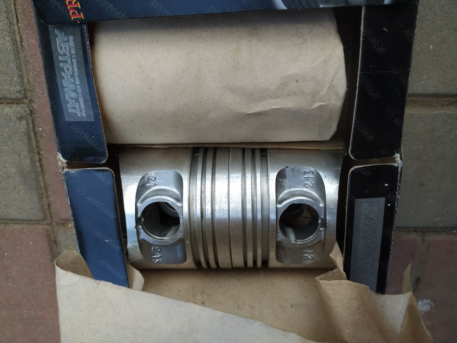 Поршні нові 82.0 для ВАЗ 21213-1004015 для Нива 21214, 21213