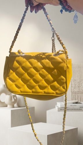 Ексклюзивна Сумка Chanel Flap Bag у Рідкісному Жовтому Кольорі та Особливому Виконанні