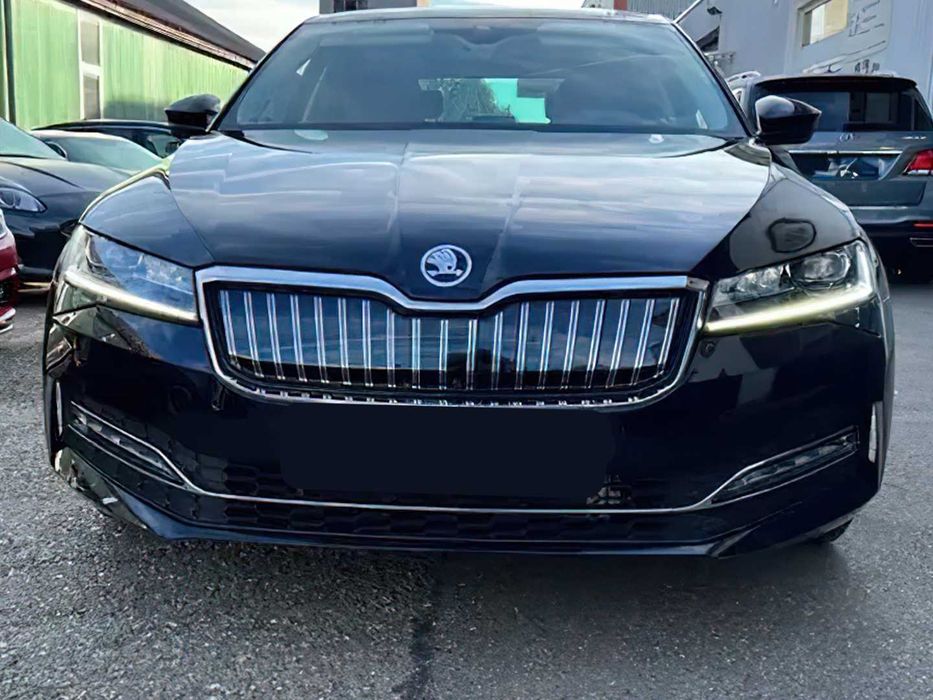 Skoda Superb      2021