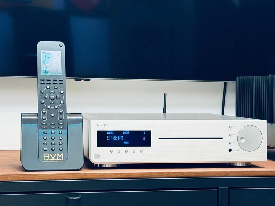 AVM CS 2.2 — CD+стример+ЦАП+усилитель+фоно+FM в одной коробке ℹ️ 165 Вт класс D Hypex, двойной ЦАП до 192/24, пульт RC9 | Мальш, Германия, идеал