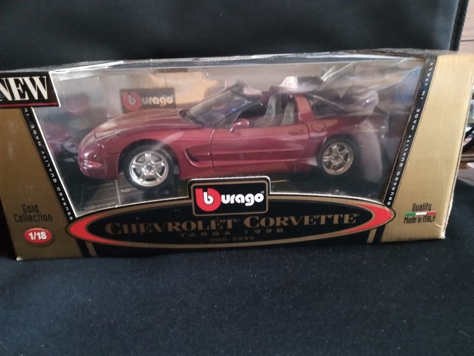 Model chevrolet Corvette Targa 1998 R Burago. 1:18