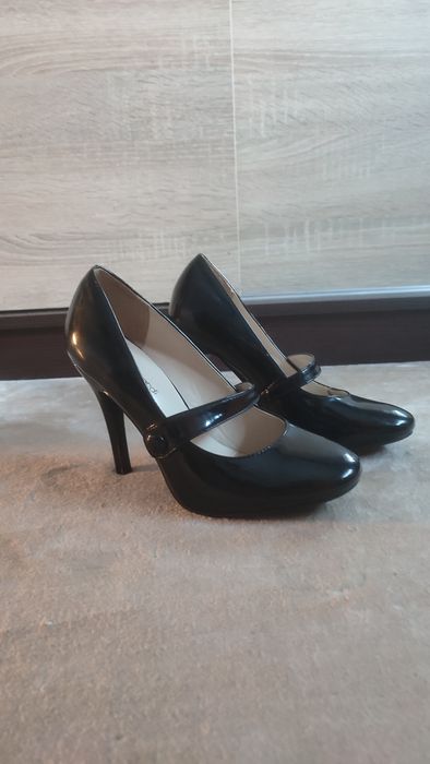 czarne szpilki t taccardi