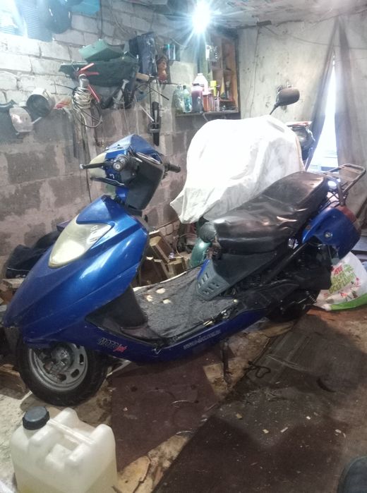 скутер 4т 80см3 на з ч або під відновлення