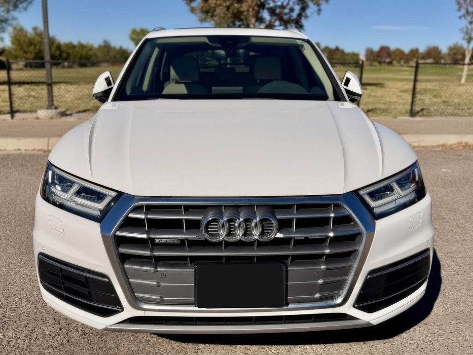 Audi Q5 quattro Premium Plus      2019