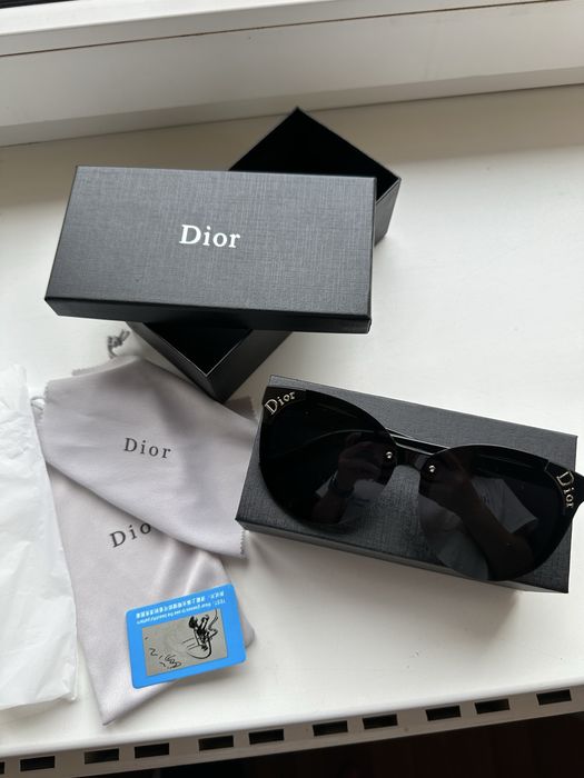 Сонцезахисні окуляри Dior повний комплект на подарунок