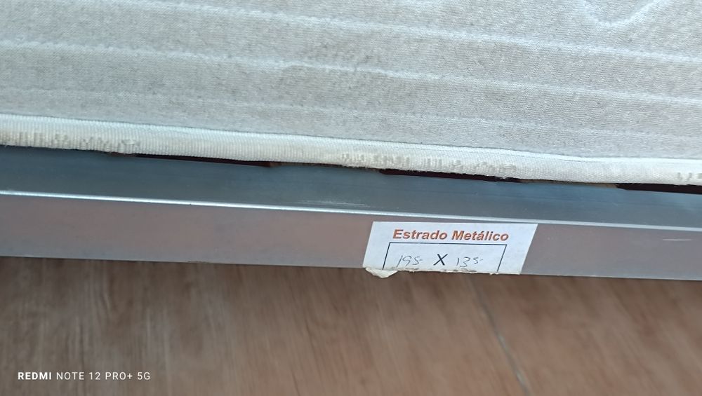 Quarto casal ler anúncio Vendo Mobília