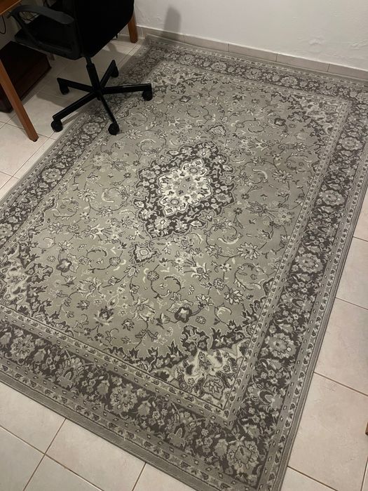 Tapete cinzento Ikea