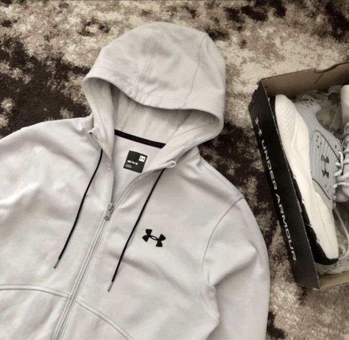 Чоловіча кофта Under Armour - розмір М