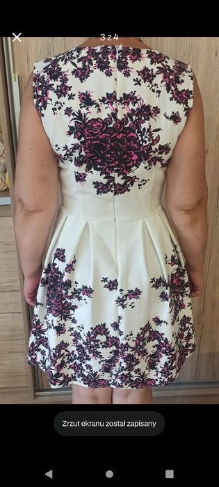 Sukienka w kwiaty