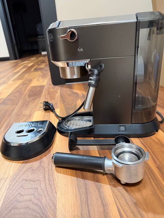 Ekspres kolbowy DeLonghi – sprawny, zadbany + akcesoria