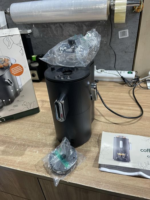 Кавомашина CoffeeB by Café Royal Globe Black