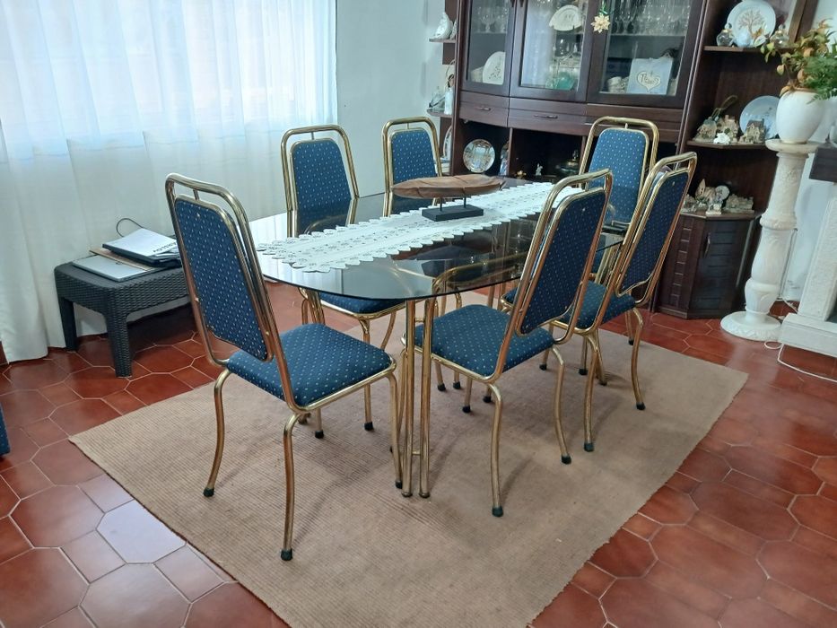 Mesa com cadeiras incluidas