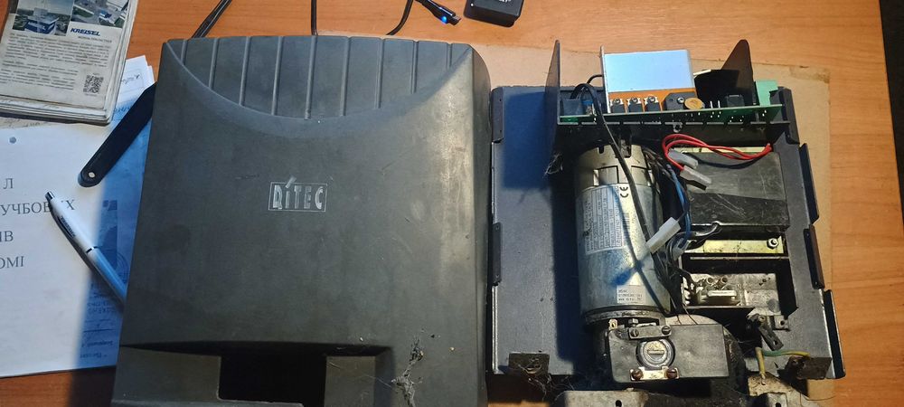 Двигун та редуктор для відкатної автоматики воріт двигун ІТАЛІЯ 2007р виробництва DITEC
