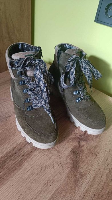 Жіночі черевики демісезонні, утеплені, замша, 37 розмір