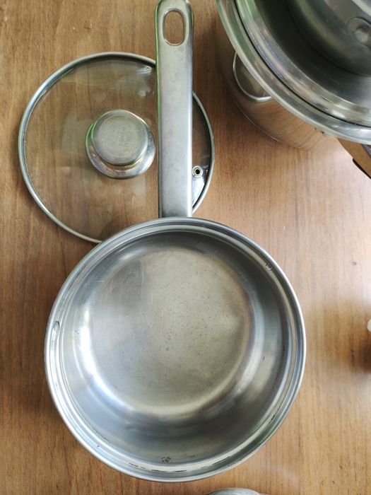 Тарелки,кувшин,блюдца,чашки, кастрюли, сковорода