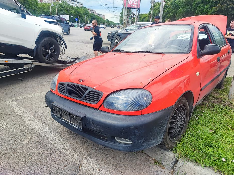 Продам по запчастям деу Ланос 1.5 и 1,4