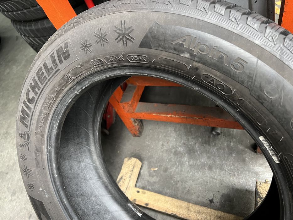 Шины зимние 225/55/R17 Michelin Alpin5