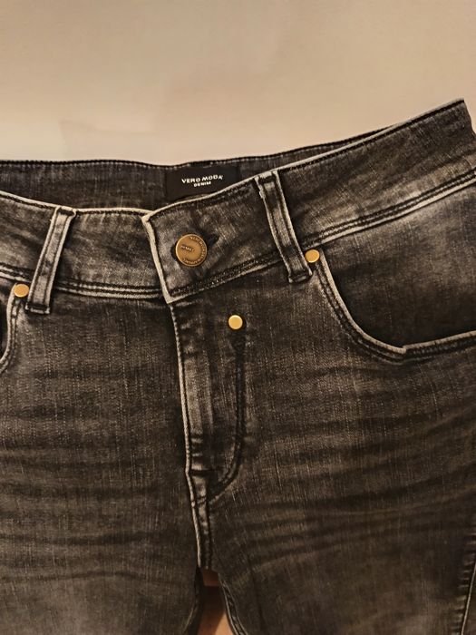 Spodnie jeans Vero Moda