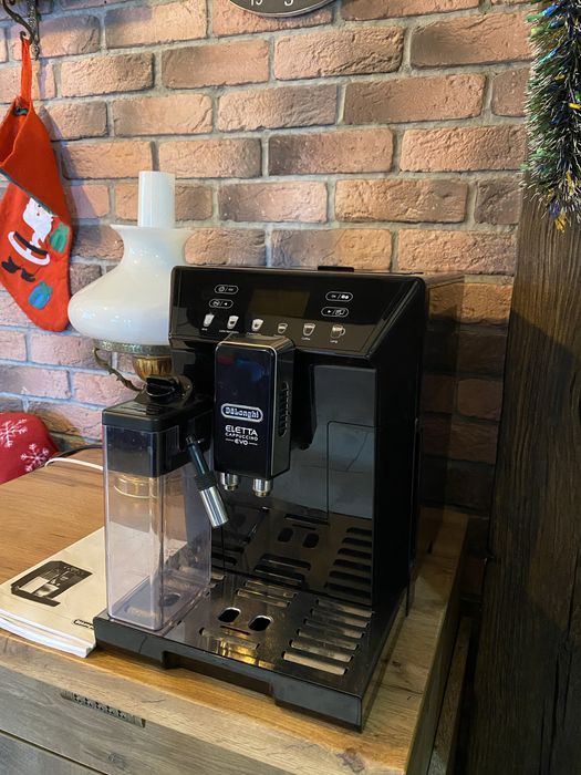 Продам кофе машину delonghi ecam