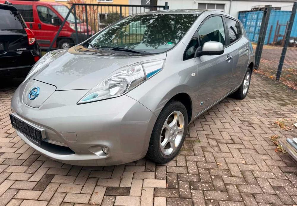 Бампер Nissan Leaf - розборка ніссан ліф запчастини