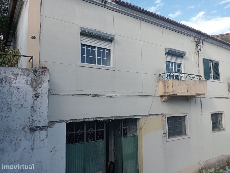 Armazém com 245.60 m2