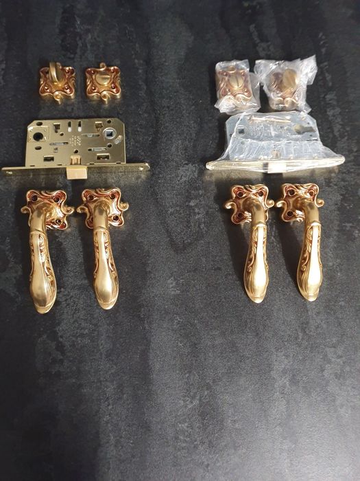 Латунні дверні ручки Linea Cali Liberty