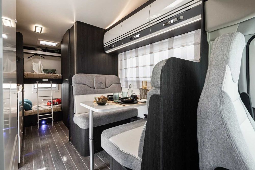 Nowy Kamper zimowy 6os. 25r., autom., Harold II wynajem od 450zł/doba