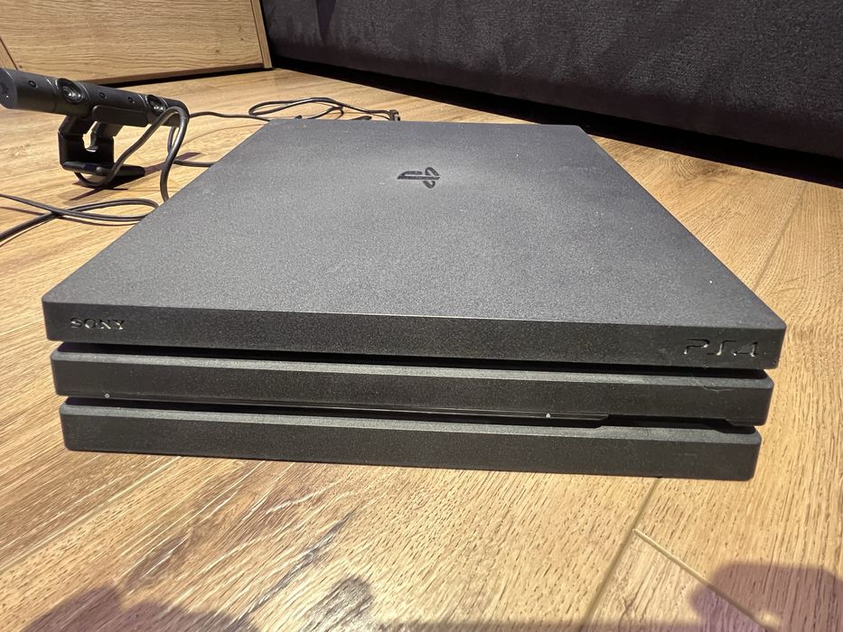 PlayStation 4 Pro 1TB + Повний комплект PS VR + 2 геймпади