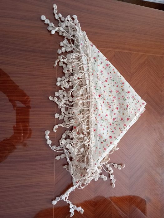 Lenço/ Echarpe Tradicional Português