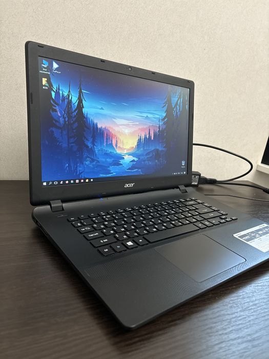 Ноутбук чорний ACER