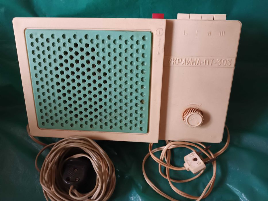 Радиоприемник  винтажный  трехпрограмный "УКРАИНА ПТ 303"
