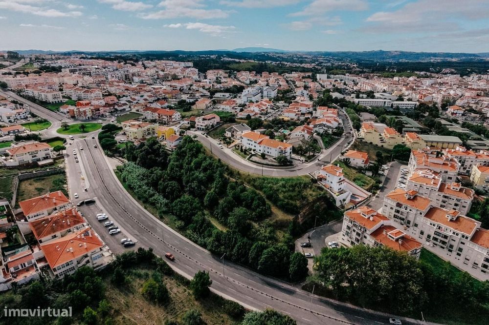 Apartamento T2 com Garagem no Centro das Caldas da Rainha