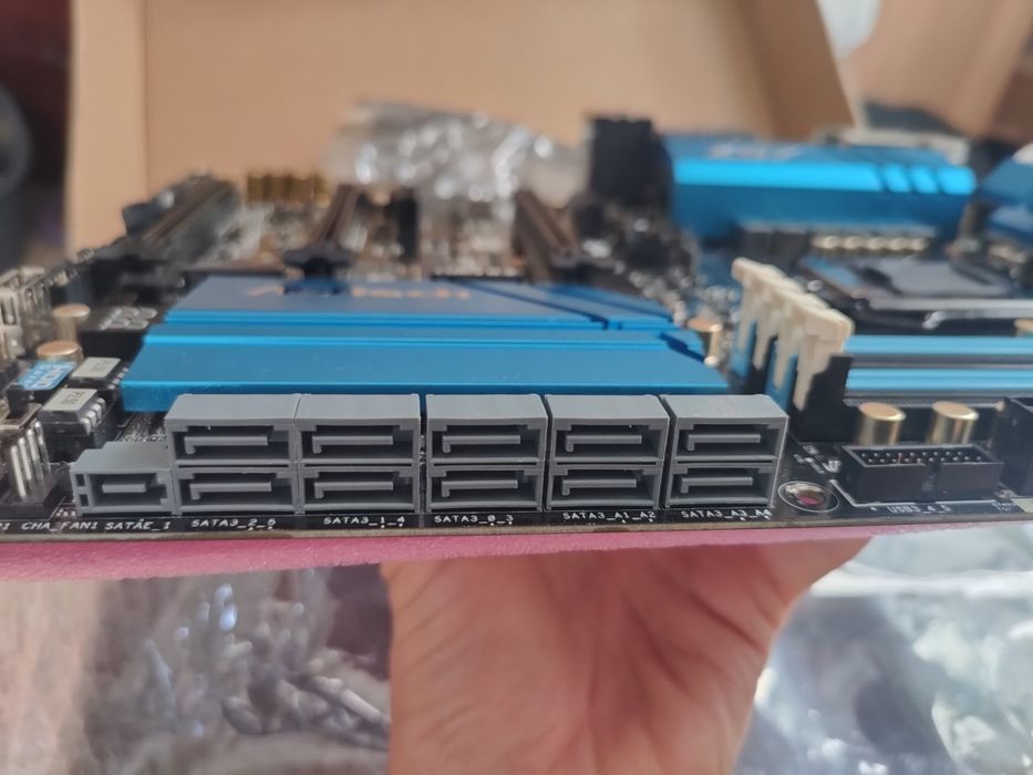 Унікальна топова материнська плата Z97 Extreme6