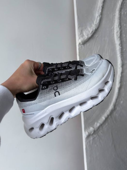 On Loewe x Cloudtilt White Black он кросівки