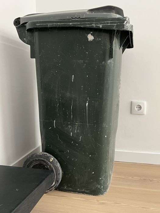 Contentor / caixote do lixo