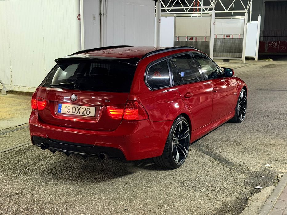 Bmw 318d lci 2011 com livro de revisoes