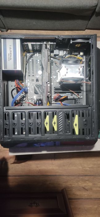 Komputer stacjonarny (zestaw)