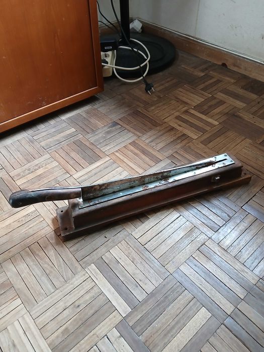 Faca antiga de cortar bacalhao