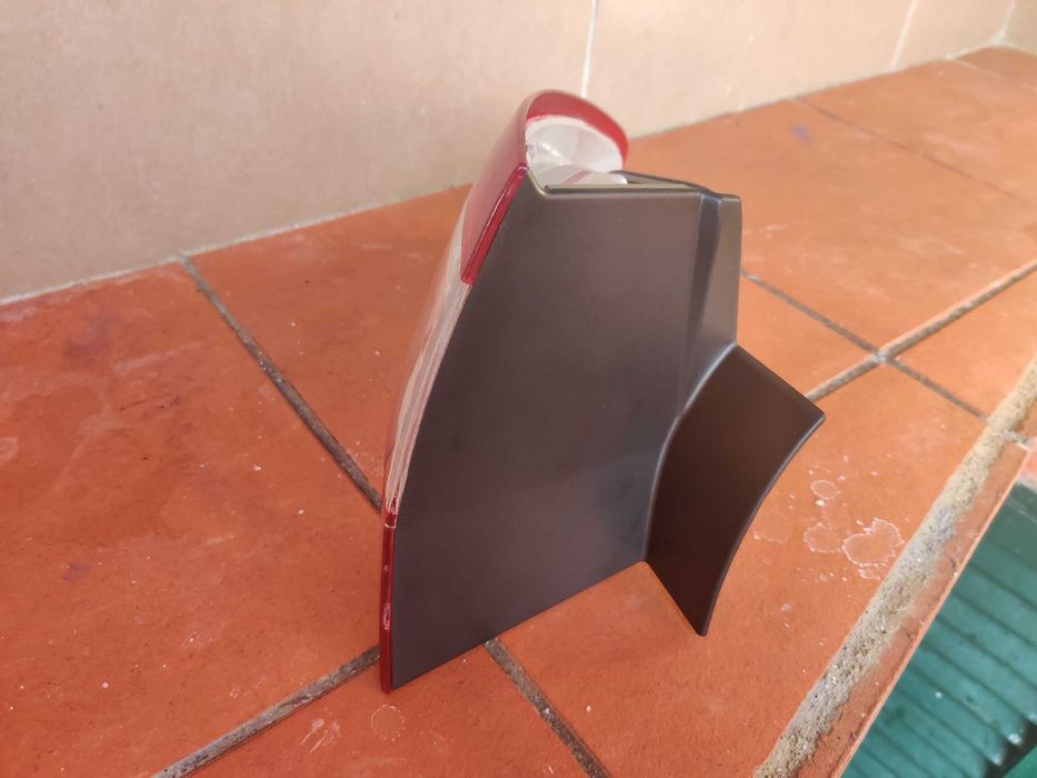 Farolim traseiro à esquerda parte externa para FORD Mondeo Mk4 Sedan
