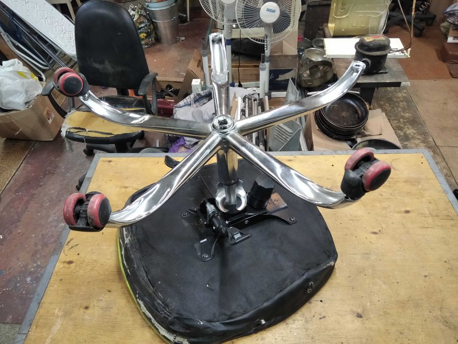 Офисные кресла. Б/у