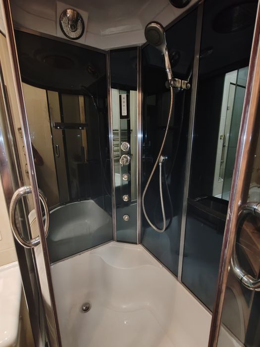 Здається в оренду 4х кімнатна квартира.