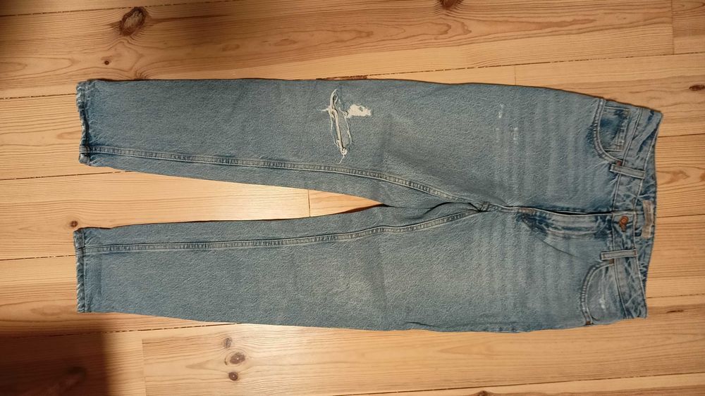 jasne niebieskie jeansy damskie boyfriend r. 34 Zara