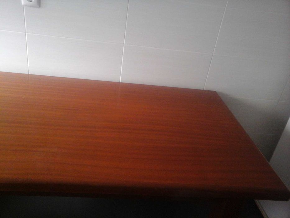 Mesa Cozinha + Cadeiras em Madeira