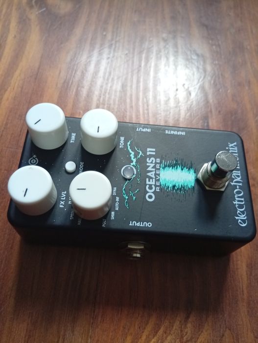 Electro-Harmonix Oceans 11